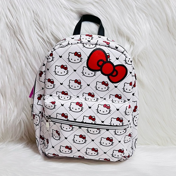 Hello Kitty Backpack - Picture 1 of 3